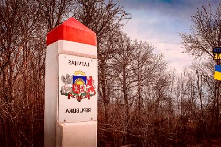 5 Moon Wolf slot game