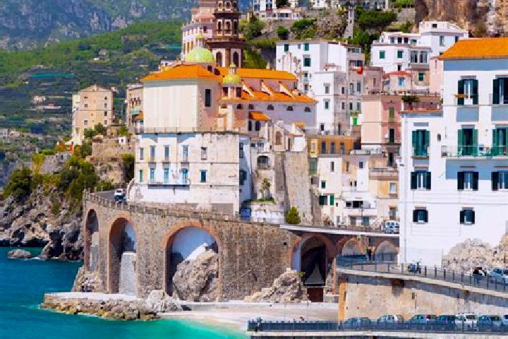 Pyramids Deluxe online slot